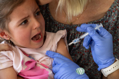 Suuruuring: Covidi vaktsiinid muudavad inimese geneetikat ja vallandavad surmavad vähid