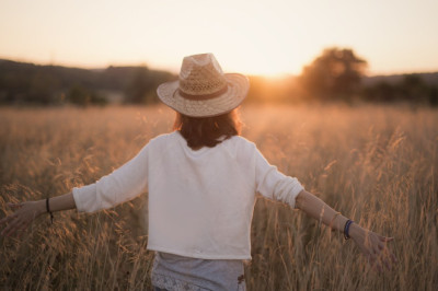 Seitsesada aastat orjaiket ja mõisateenrite sugulasaretust