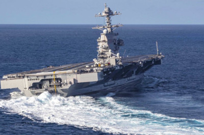 USA lennukikandjalt kukkus üle parda hävitaja